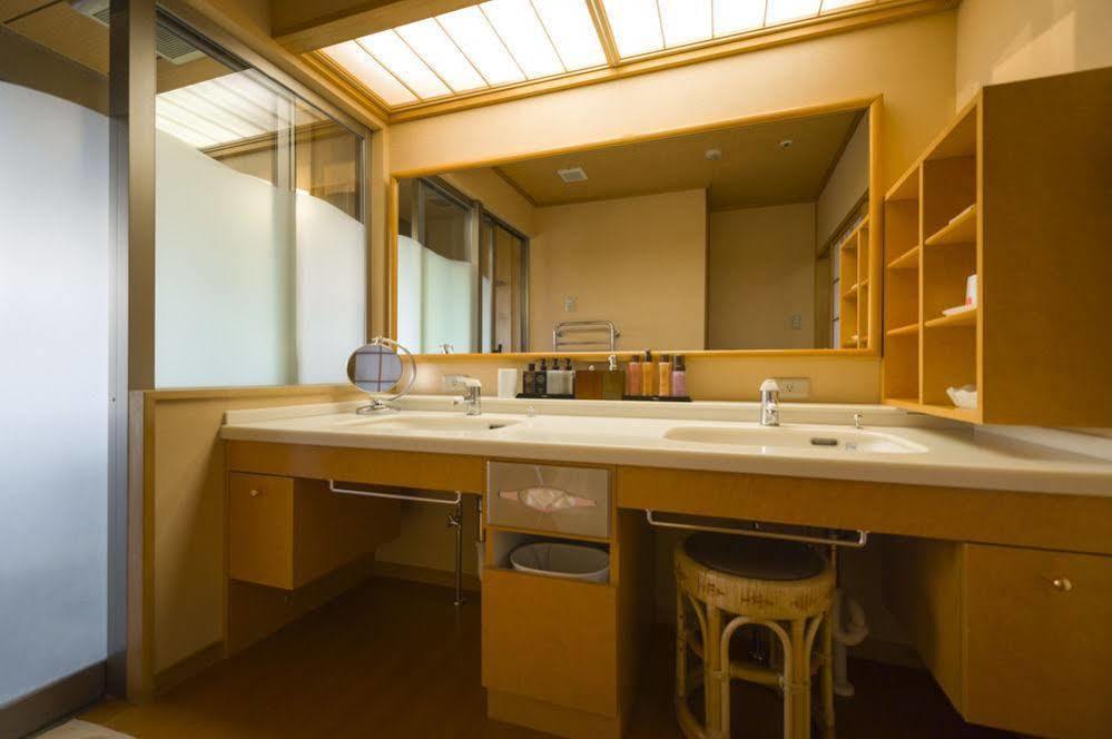 Fujisan Onsen Bessho Sasa Fujiyoshida Exterior foto