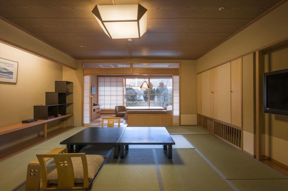 Fujisan Onsen Bessho Sasa Fujiyoshida Exterior foto